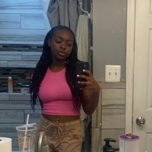 Meet your Posher, Raisa